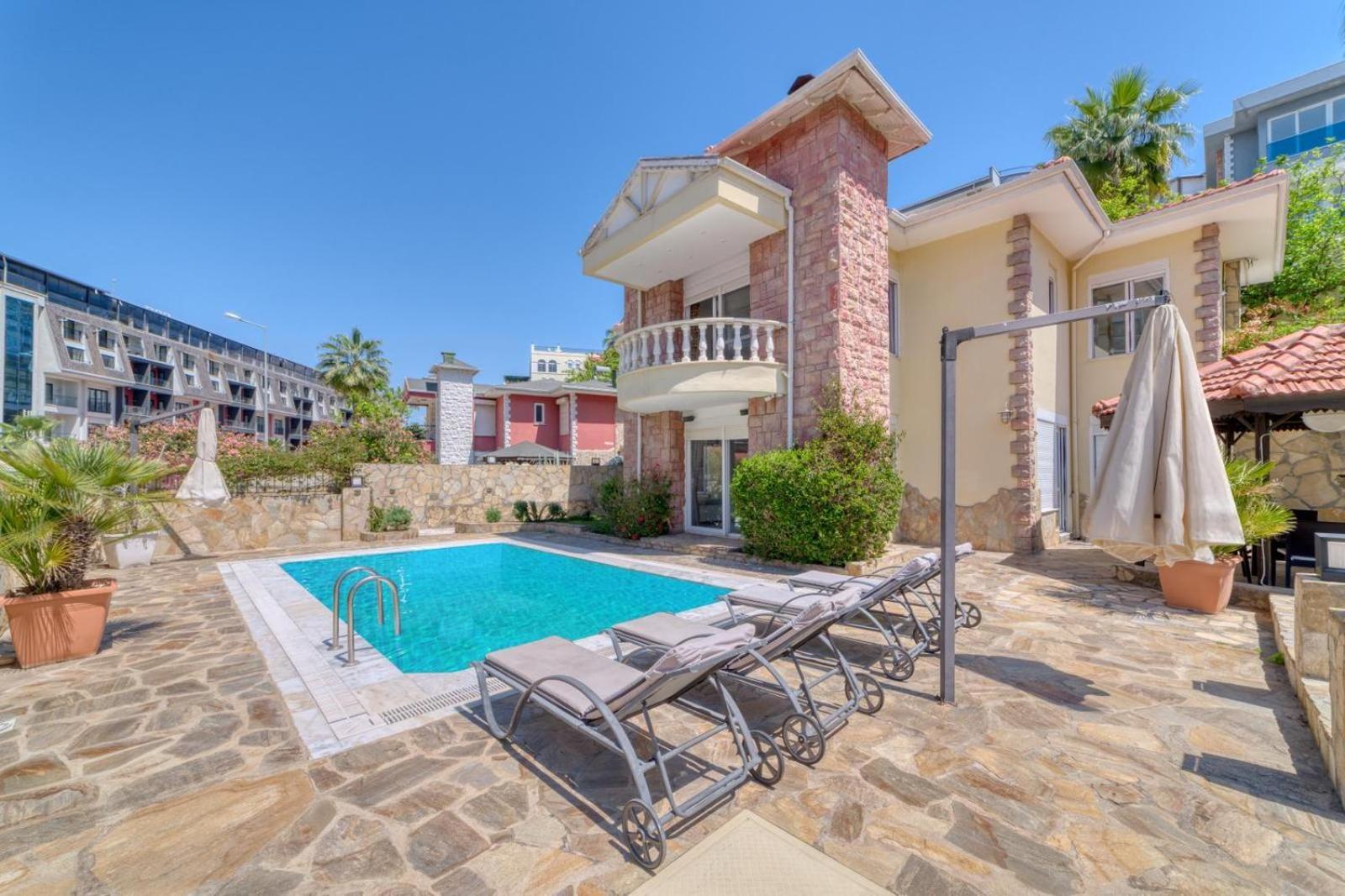 Dreamhome Villa *